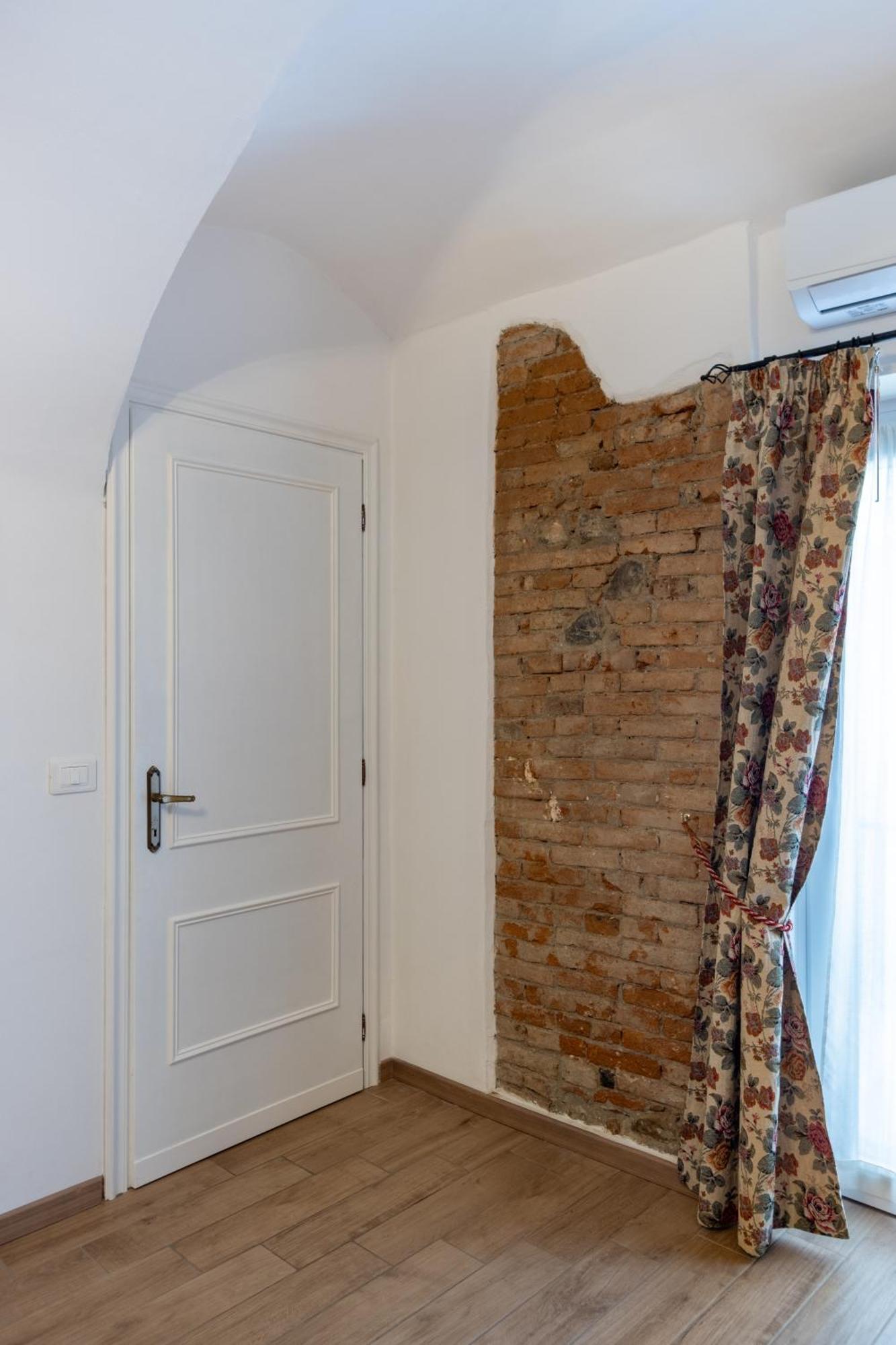 Chrizia Hotel Novi Ligure Exterior photo